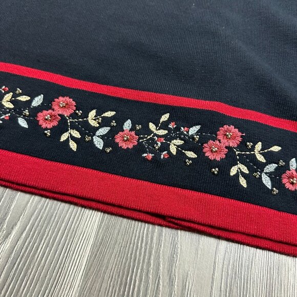 Alfred Dunner Black Knit Skirt with Red Floral Hem Size XL - Picture 4 of 7